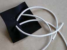3. Kabel durchziehen