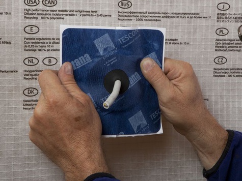1. Kabel durchziehen und ausrichten